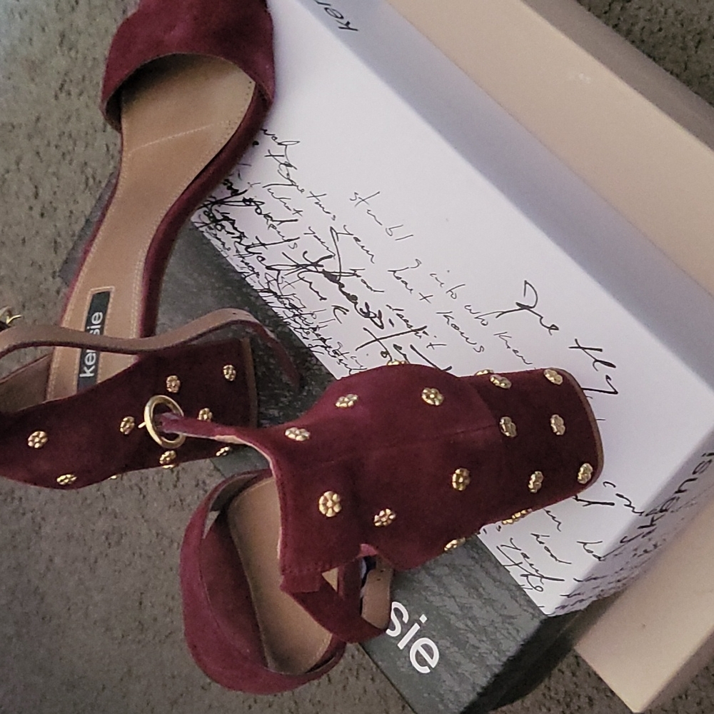 Shoes - Picture 2 of 3